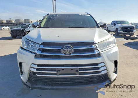 2018 Toyota Highlander Se z USA, uszkodzony, nr VIN 5TDKZRFHXJS532385
